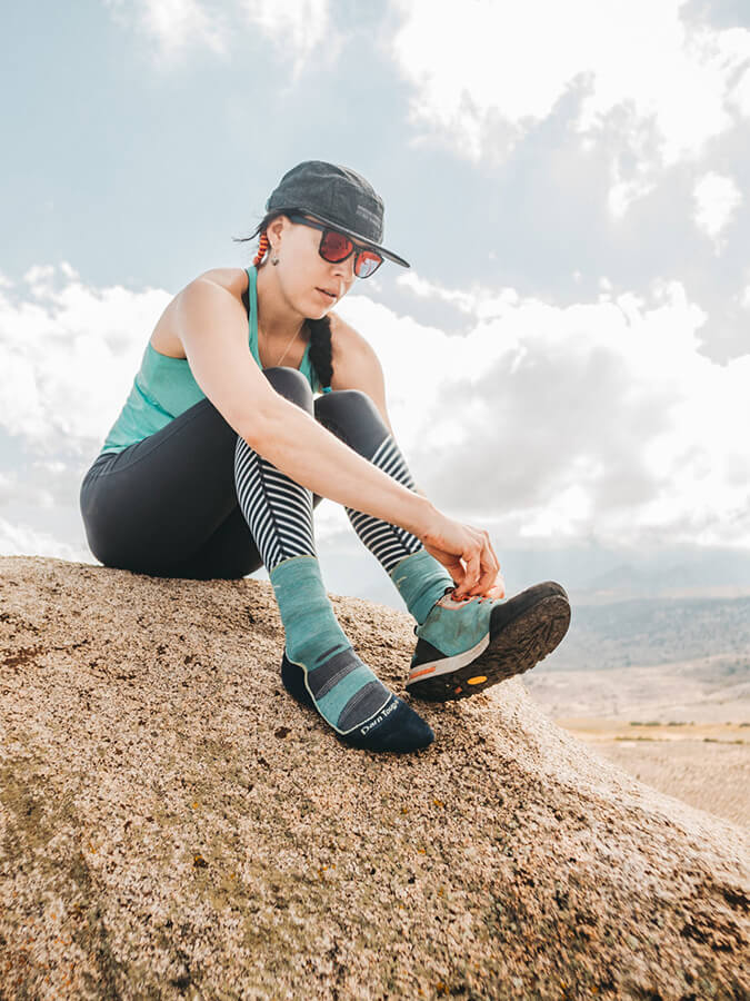 Darn Tough 1967 Light Hiker Micro Crew Light Cushion Women's Socks